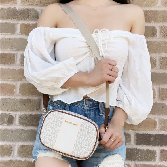 Gaby’sBags💕NWT Michael Kors oval Crossbody - Picture 7 of 7